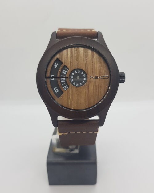 Orologio in legno, Niko
